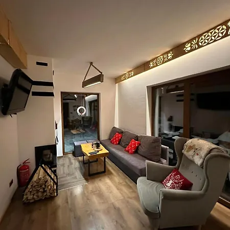 Z Jacuzzi, W Stylu Goralskim 자보자